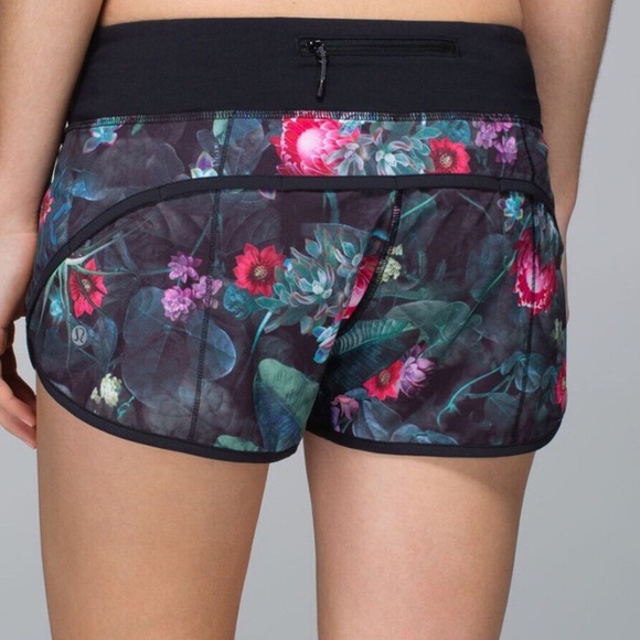 Lululemon Run Speed Short *4-way Stretch Curious Jungle Multi Black 27586 - Picture 1 of 10